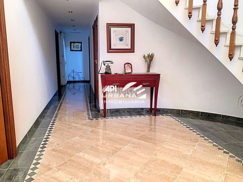 Foto 951d23e1-d2dd-4e6f-bd28-c09a484cea11. Casa amb piscina a El Carmen - La Barrera Lucena