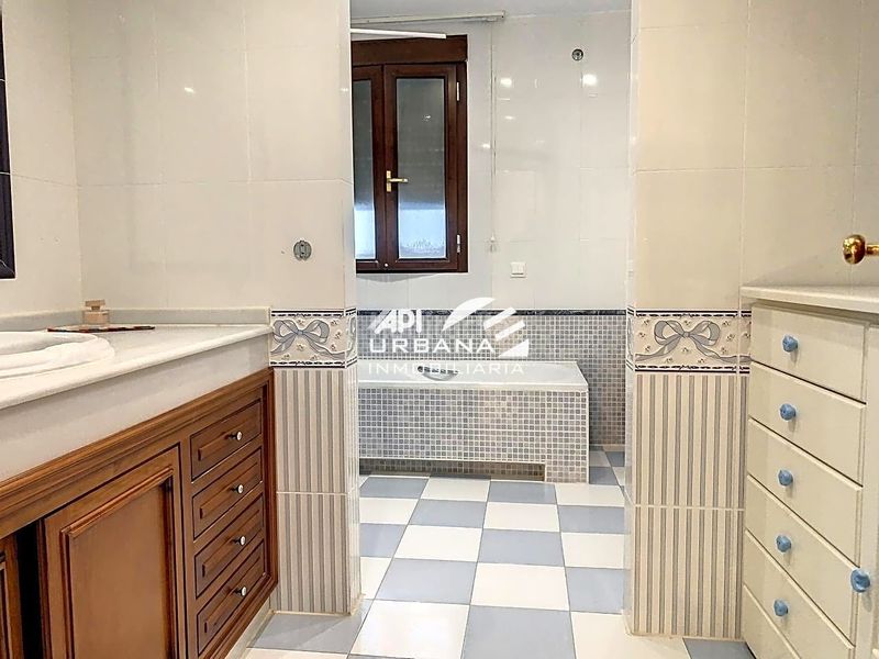 Foto c2b8c52b-a908-4a9c-963a-ce1909be3d6b. Casa amb piscina a El Carmen - La Barrera Lucena
