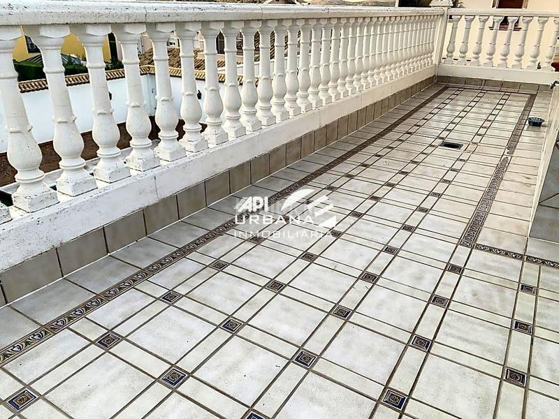 Foto 049475bd-8afc-48dd-85d5-74d2721205a5. Casa amb piscina a El Carmen - La Barrera Lucena