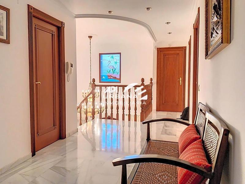 Foto 266869c2-7b7d-48d3-8ab7-431b125c9dd4. Casa amb piscina a El Carmen - La Barrera Lucena