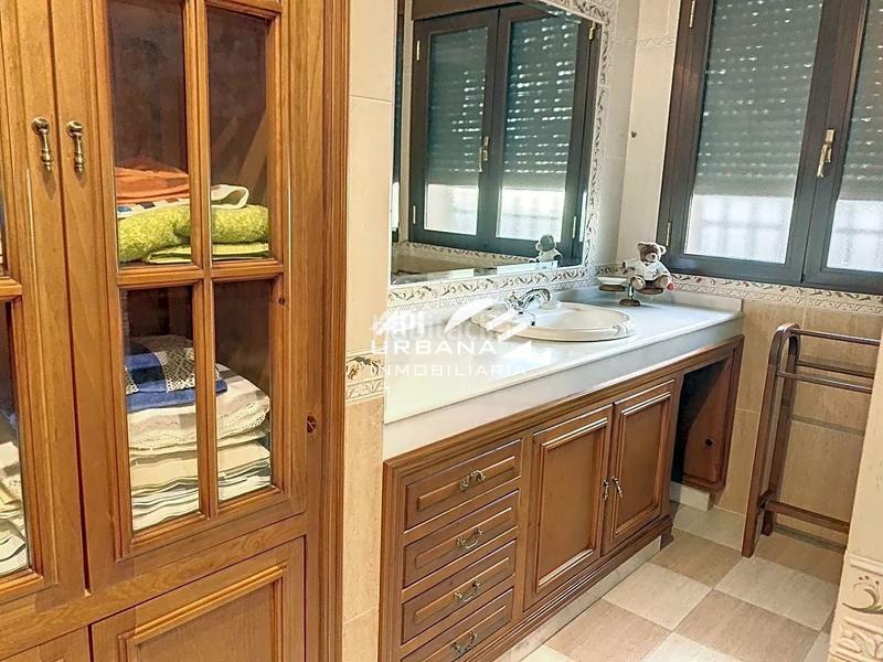 Foto 33544058-b325-4322-8667-064dfdf266d3. Casa amb piscina a El Carmen - La Barrera Lucena