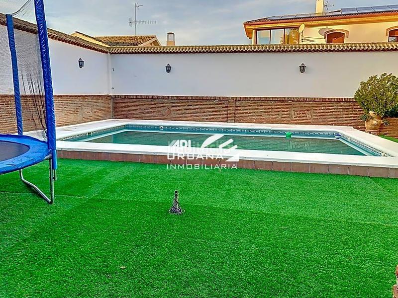 Foto 5d0ca7f3-6582-4edf-b99d-d6a852428d74. Casa amb piscina a El Carmen - La Barrera Lucena
