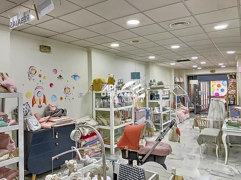 Foto 571db1f5-1d54-45c8-b177-5ab9e7662236. Location local commercial dans San Francisco Lucena