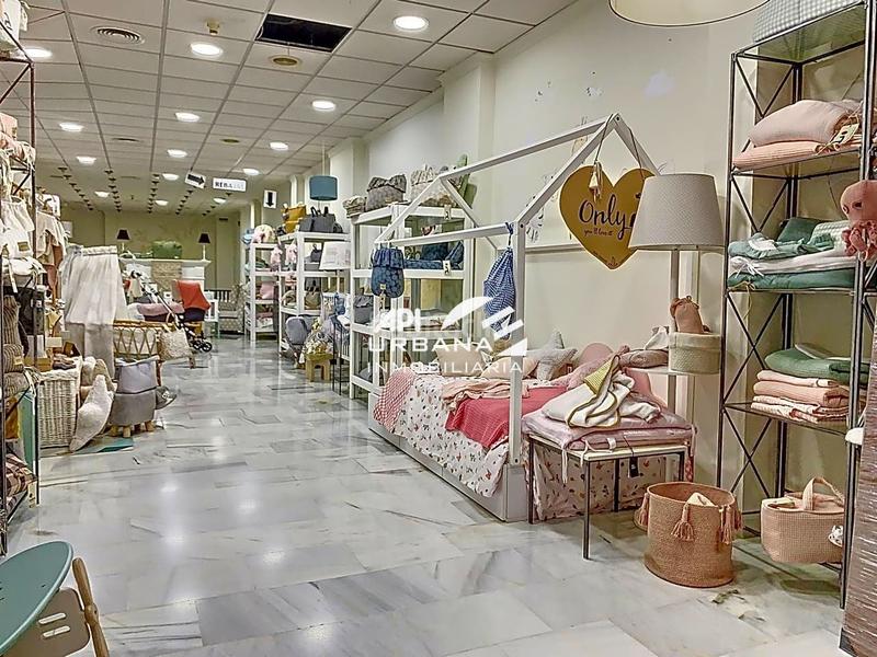 Foto 57dde1d1-874b-41b6-919a-6107e36cd329. Location local commercial dans San Francisco Lucena