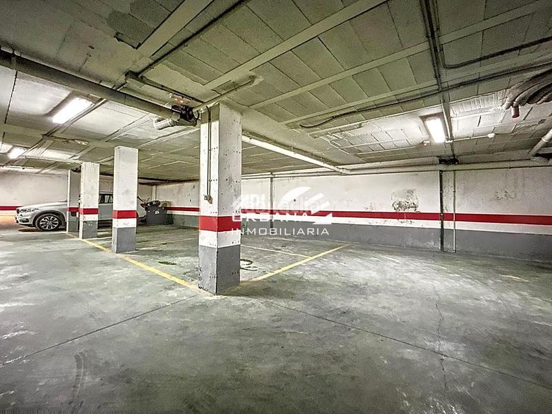 Foto b9935221-2c95-4dcb-964d-579acc4d00e1. Autoparkplatz in Centro Lucena