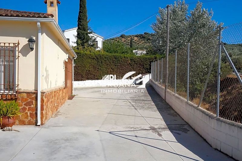 Foto 32afa031-d64d-4c59-9a9b-729e8cfbc7e7. Casa amb piscina a San Francisco Lucena