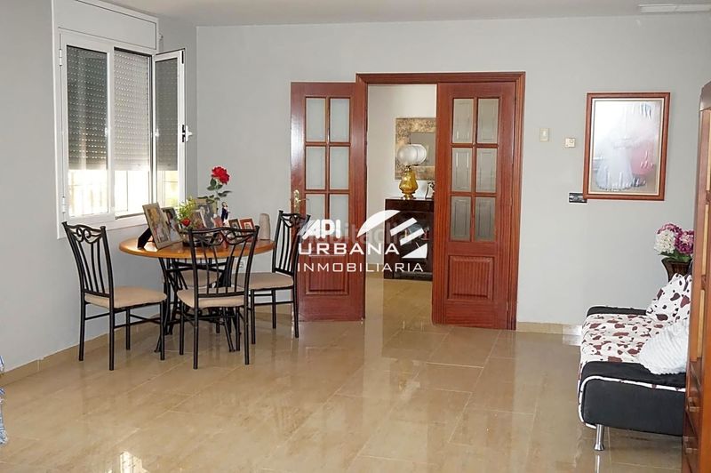 Foto b071d35b-3fc5-4277-9129-528394b68586. Casa amb piscina a San Francisco Lucena