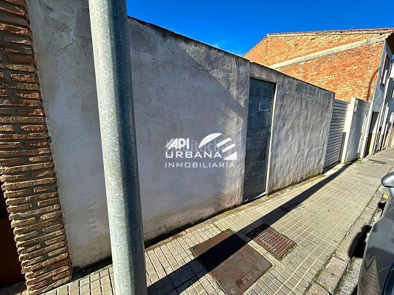 Foto 77a367d5-b816-4f1b-9ba0-0f7102d75bd4. Terreno residencial este terreno se encuentra en calle castro del río, 14900, , córdoba. es un terreno que tiene 180 m2 .

 es un munici en Lucena