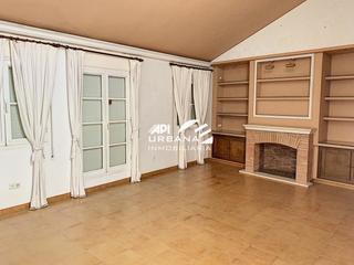 Casa a Centro. Este casa / chalet de alto standing se encuentra en 14900, lucen