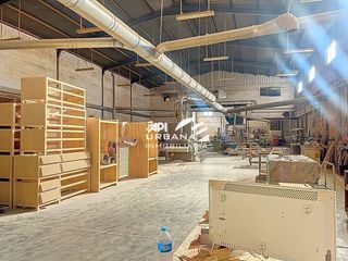 Bâtiment à usage industriel  De la carpintería