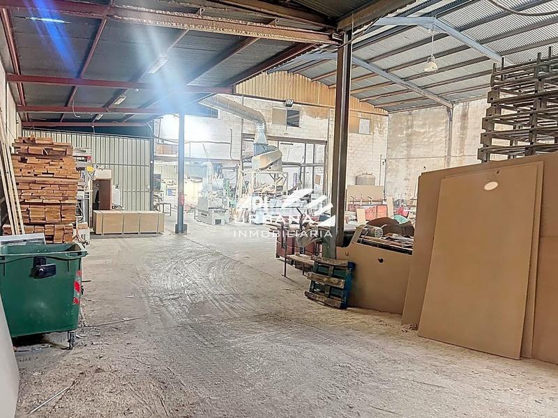 Foto 6fa25a31-f63a-494a-82a2-7e14b30a5b84. Fabrikhalle in Poleares Lucena