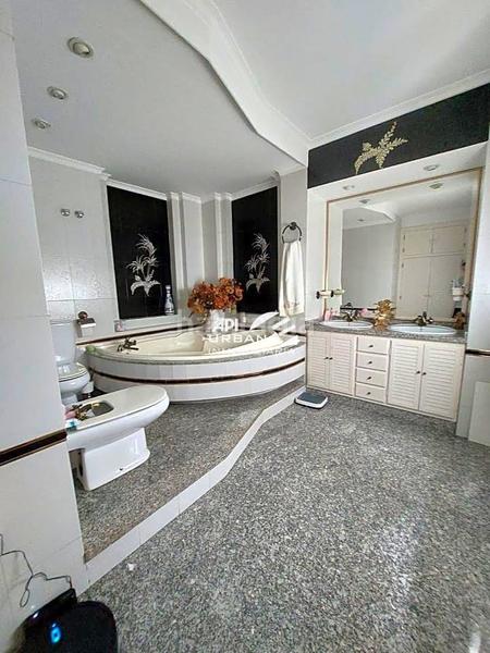 Foto a3b6f75b-20ce-4794-b10d-df2623e40d85. Casa a Centro Lucena