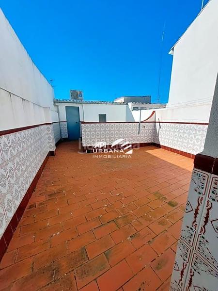 Foto dee0709b-47ec-4a36-be5c-720e115f9486. House in Centro Lucena