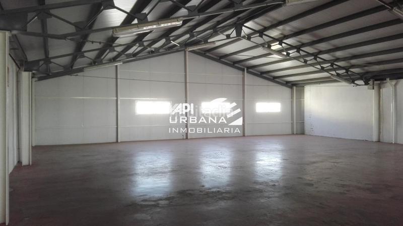 Foto c7266745-9003-4d69-ac28-3fc96e6a60e5. Industrial building in Poleares Lucena