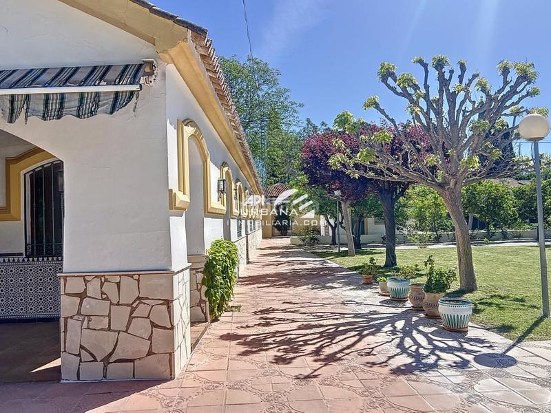 Foto 50a4903f-8280-424b-9e91-cc17d2f5e2ed. Casa con piscina in San Francisco Lucena