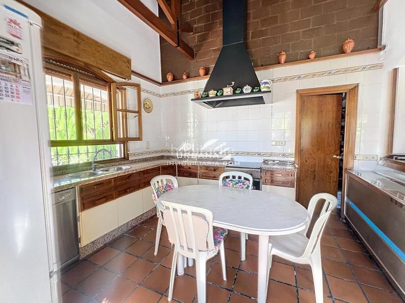 Foto 828f656d-6a56-4a87-9c35-bc65aeb1f56c. House with pool in San Francisco Lucena