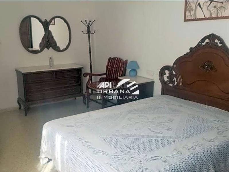 Foto 246880f5-ba95-44b7-9f94-e09c11404dee. Casa amb piscina a San Francisco Lucena