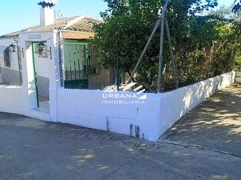 Foto 6d598aa4-8d8b-4c11-b89c-253f390fd6b6. Casa amb piscina a San Francisco Lucena