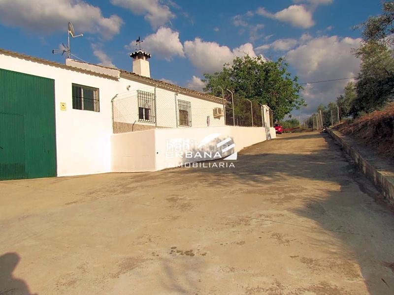 Foto a0c302f4-e5f9-4332-b53f-068d07cd49b2. Casa amb piscina a San Francisco Lucena