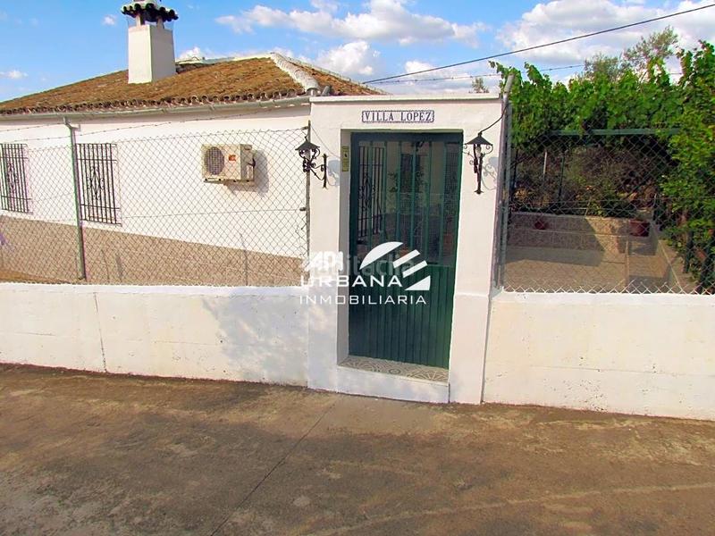 Foto a649863e-0734-41c8-96a7-e031f95ed58d. Casa amb piscina a San Francisco Lucena