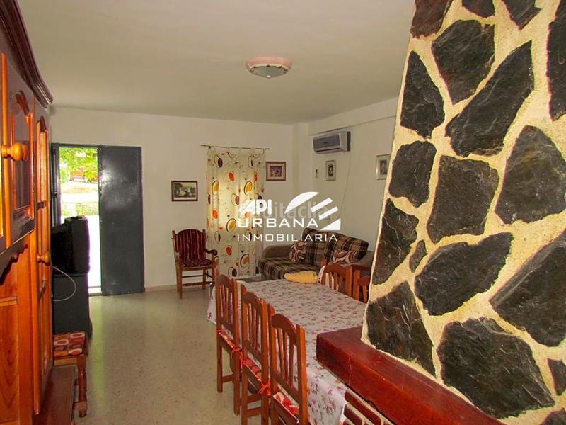 Foto c167ea57-ee26-4360-ab7f-2e31dfaa1784. Casa amb piscina a San Francisco Lucena