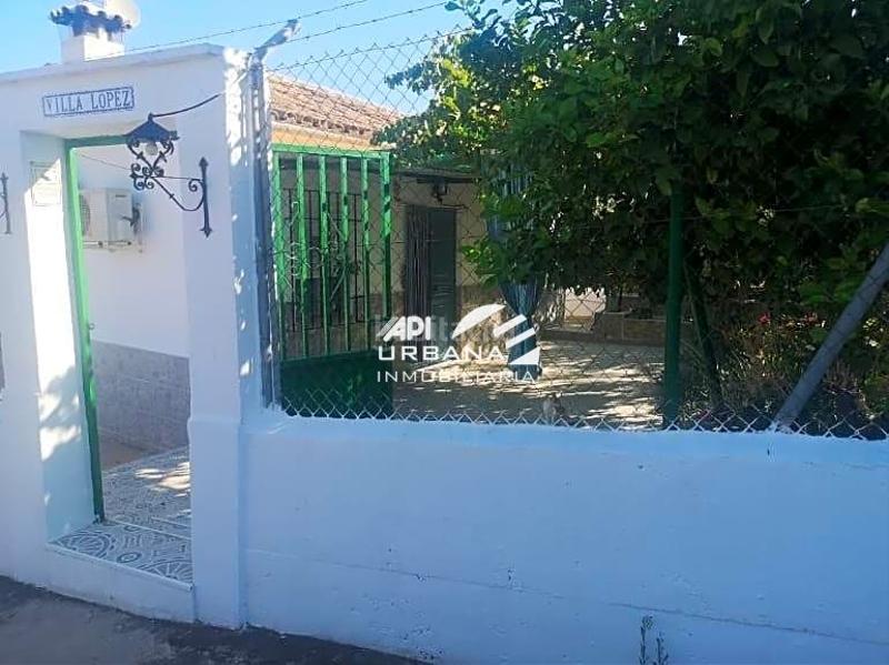 Foto c9d5c18d-f589-4604-8b9b-832c09530fd3. Casa amb piscina a San Francisco Lucena