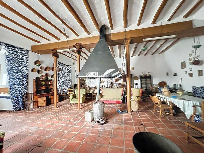 Foto 2a06cc4f-4b4a-42eb-9935-6d8047e86b30. Casa amb piscina a Las Vegas - Campoaras Lucena