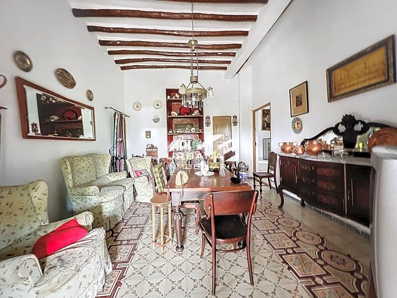 Foto 8e829056-0fae-435d-a46e-2c341dd7848a. Casa amb piscina a Las Vegas - Campoaras Lucena