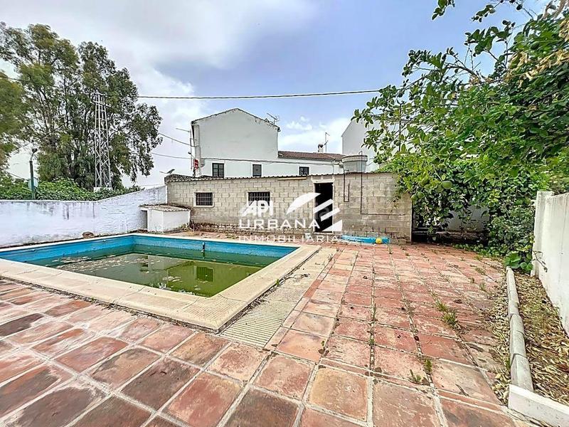 Foto bb67146e-2708-40ab-92cb-e937896763a7. Casa amb piscina a Las Vegas - Campoaras Lucena