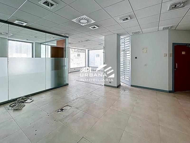 Foto 2dd335ac-5c6b-4e4f-9c25-72ee65518222. Location local commercial dans San Francisco Lucena