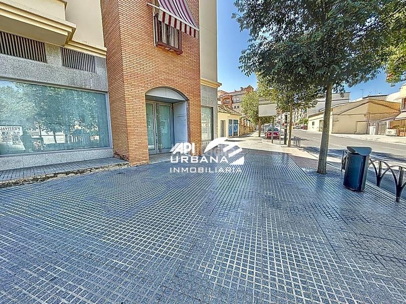 Foto 9b87d19b-105d-4d02-833d-087557889257. Location local commercial dans San Francisco Lucena