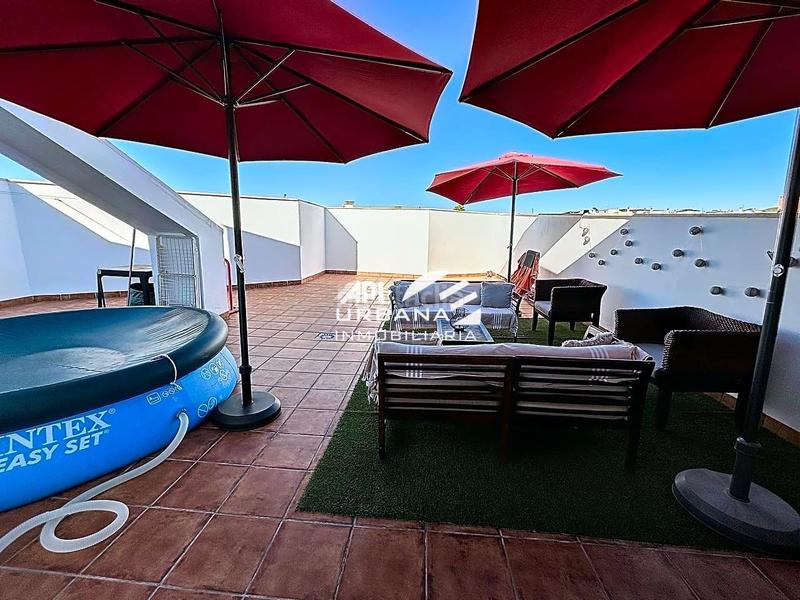 Foto 415e9024-fe99-4c4c-8f9b-0bdf2a574bfa. Dachwohnung mit parking pool in El Valle Lucena