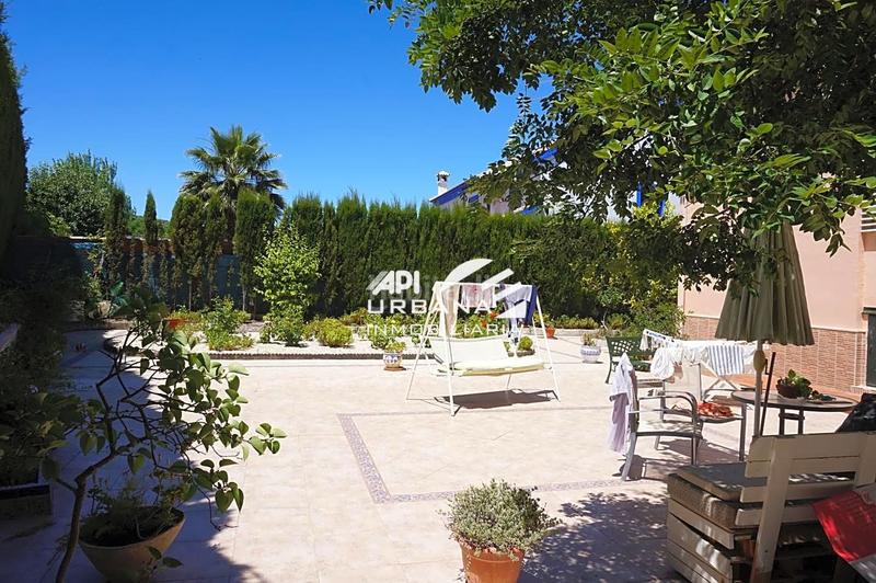 Foto 2915a7d7-9196-4608-8d04-5a44cf591115. Casa con parcheggio in El Carmen - La Barrera Lucena