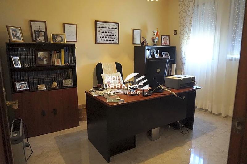 Foto 43b0d2de-44e0-48d8-b3bf-28bd4142944c. Casa con parcheggio in El Carmen - La Barrera Lucena