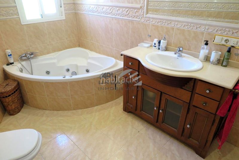 Foto 4af84134-524b-48e0-8b0b-0f455642553a. Casa amb piscina a El Valle Lucena