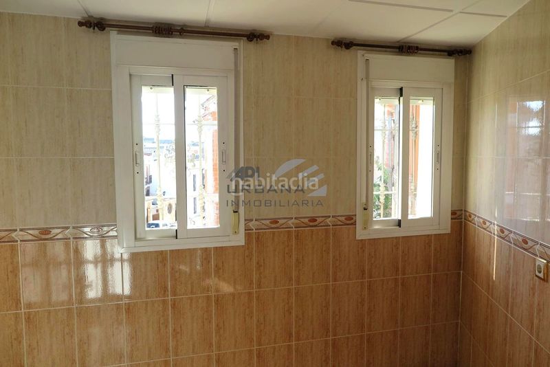 Foto 7f36aa61-17d5-4f24-92d1-37a765db5bc9. Casa amb piscina a El Valle Lucena