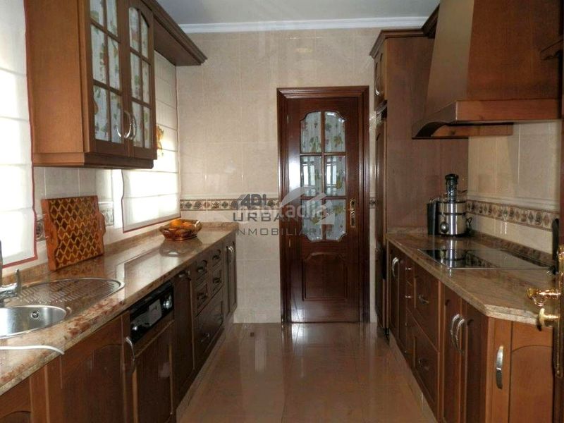 Foto 821ce2a2-cb62-44bb-ae50-d09766c6272d. Casa amb piscina a El Valle Lucena