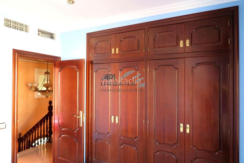 Foto b829cd7f-36fa-4413-83d3-321e01571b7f. Casa amb piscina a El Valle Lucena