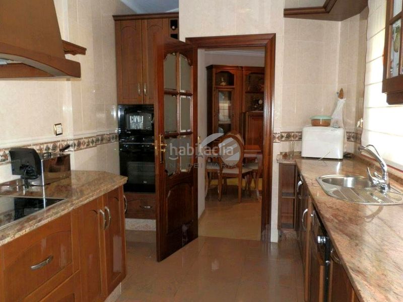 Foto f1c912ec-fbbc-4e2a-98db-7af99cff658d. Casa amb piscina a El Valle Lucena
