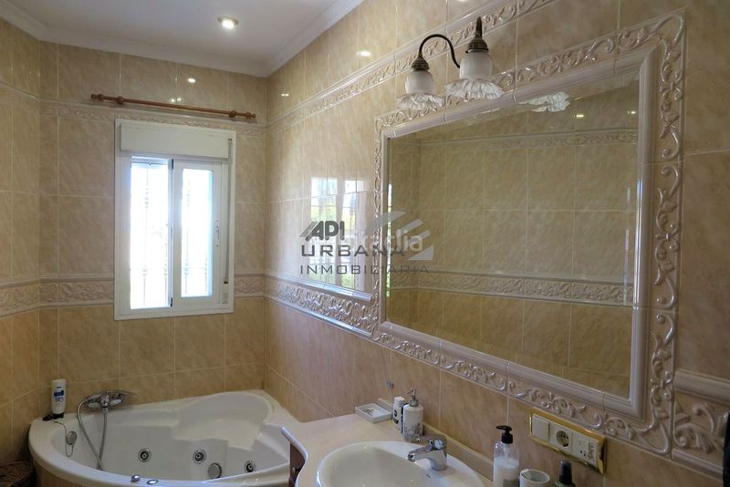 Foto fbcb097a-7a2d-46d4-8135-c63a1bba13e4. Casa amb piscina a El Valle Lucena