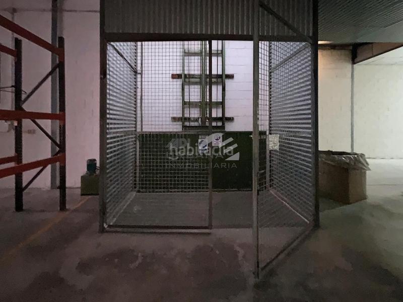 Foto 5034336f-0c5d-4656-929b-2d33f1384f91. Affitto capannone industriale in Poleares Lucena