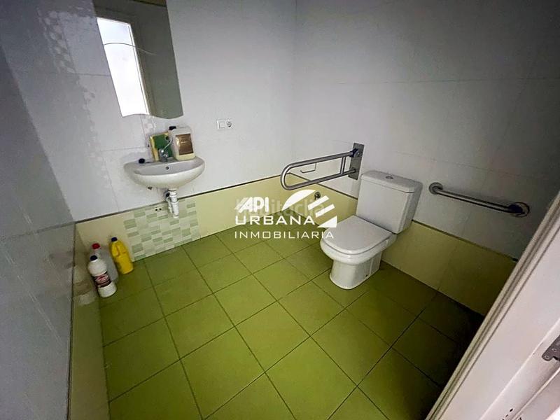 Foto 2ab249d7-348d-42dd-9845-f9af3908bab0. Location local commercial dans Centro Lucena