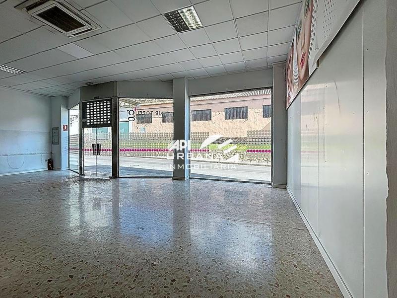Foto 69d7d329-3387-4be5-a610-cb6d0cfed04f. Location local commercial dans Centro Lucena
