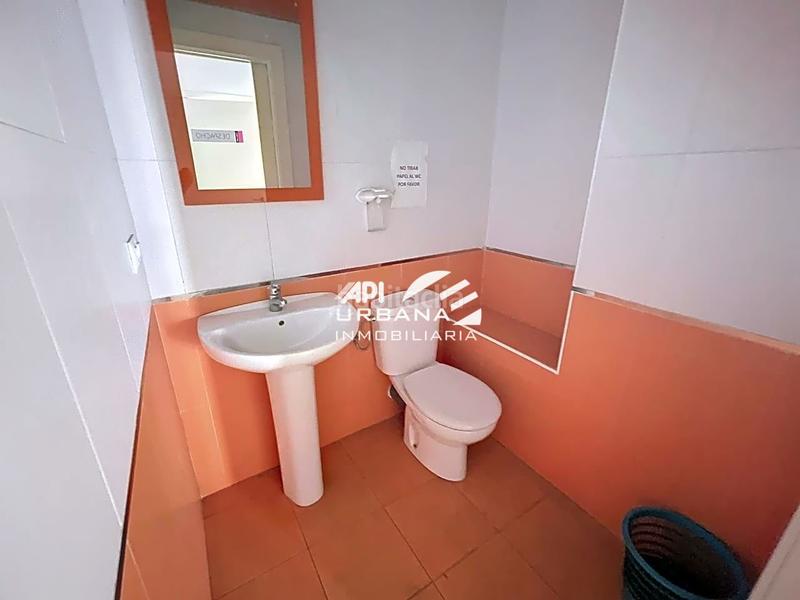 Foto 7806ff33-e705-4c94-89f2-5b3e4981979c. Location local commercial dans Centro Lucena