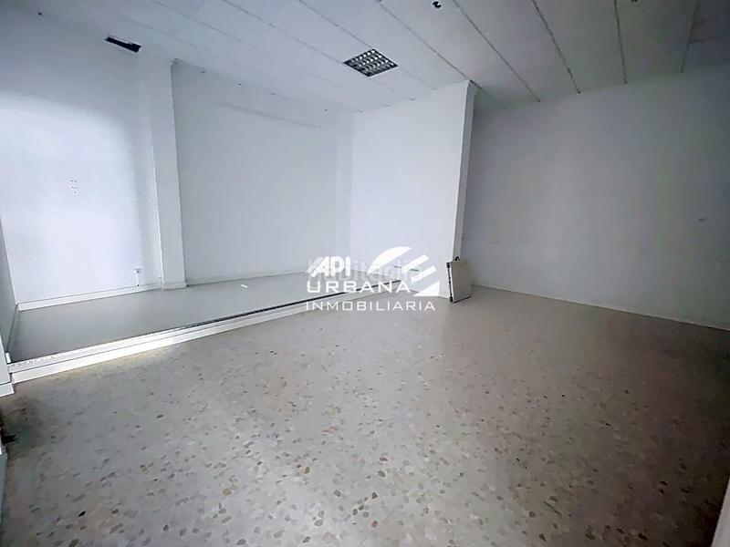 Foto d1e49c6f-c57b-4136-b67c-f4b34c501ced. Location local commercial dans Centro Lucena