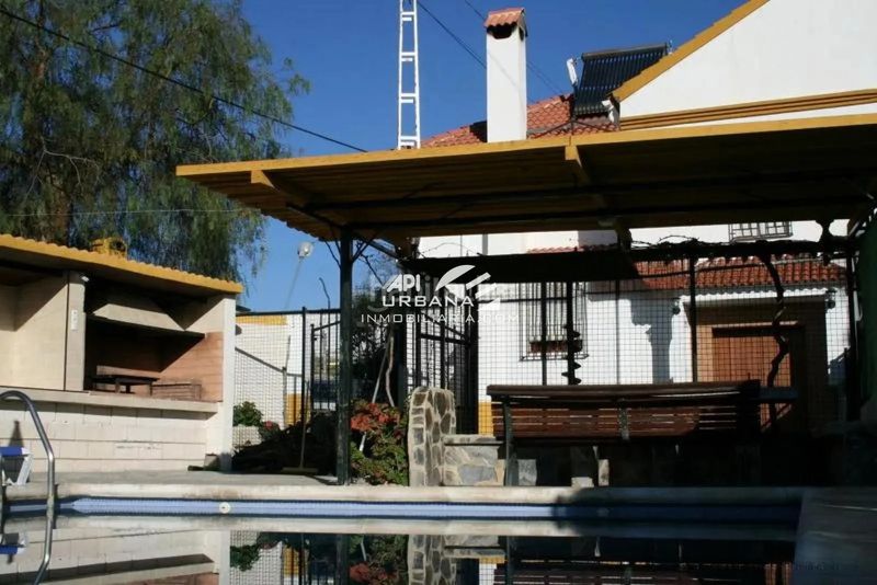 Foto 00d81e39-50f4-431e-a4dc-637285f9ba5f. Casa amb piscina a San Francisco Lucena