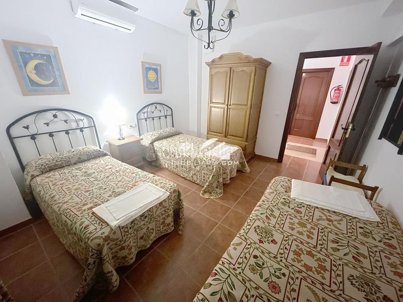 Foto 623c74ff-5733-49c4-b053-c40c0252b306. Casa amb piscina a San Francisco Lucena