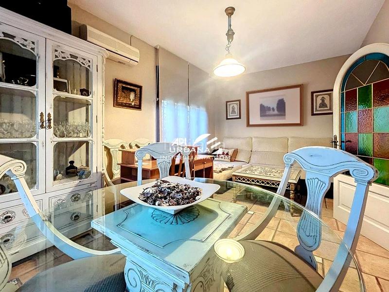 Foto c491b703-96dd-4418-902c-3a6f0160a425. Casa con parcheggio in jardín Lucena Lucena