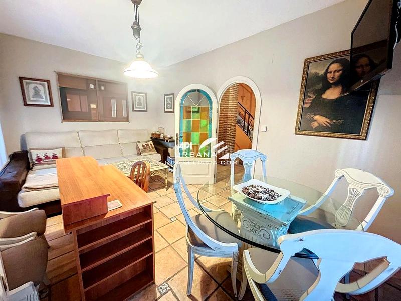 Foto 79f3a15d-0864-46db-ac78-04535661c17c. Maison avec parking dans jardín Lucena Lucena