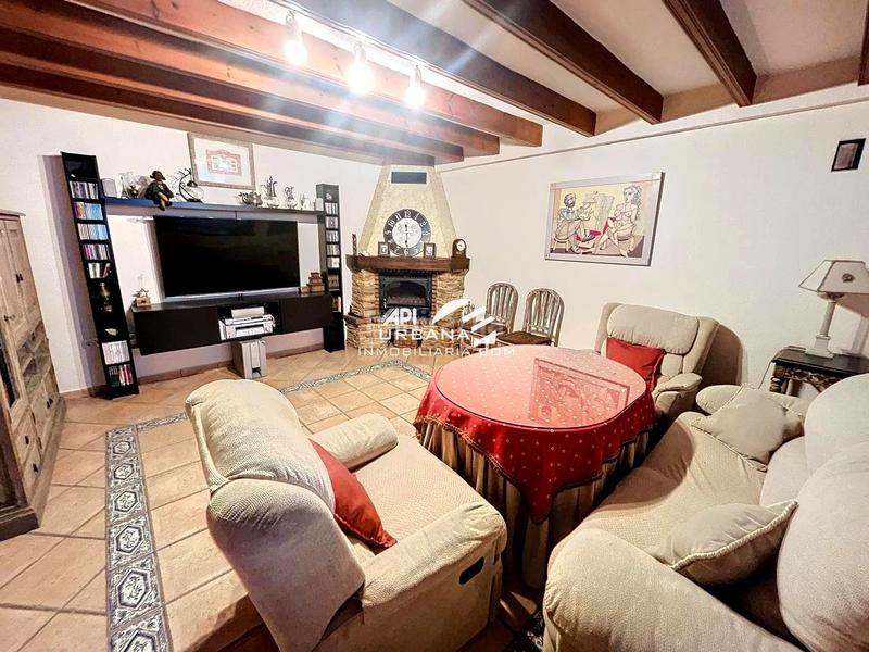 Foto db89fe2d-0310-4779-90f6-db030710d2e1. Maison avec parking dans jardín Lucena Lucena